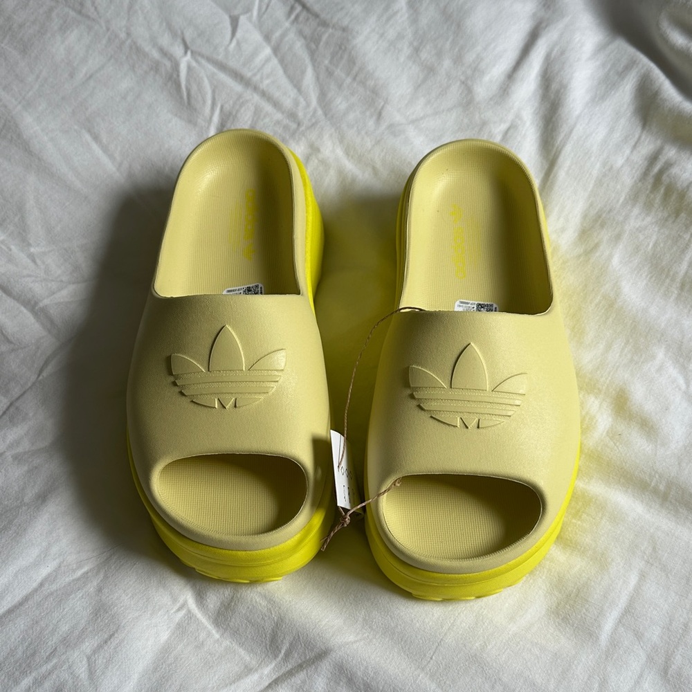 NWT AdiFOM Stan Slides Yellow Women’s 8